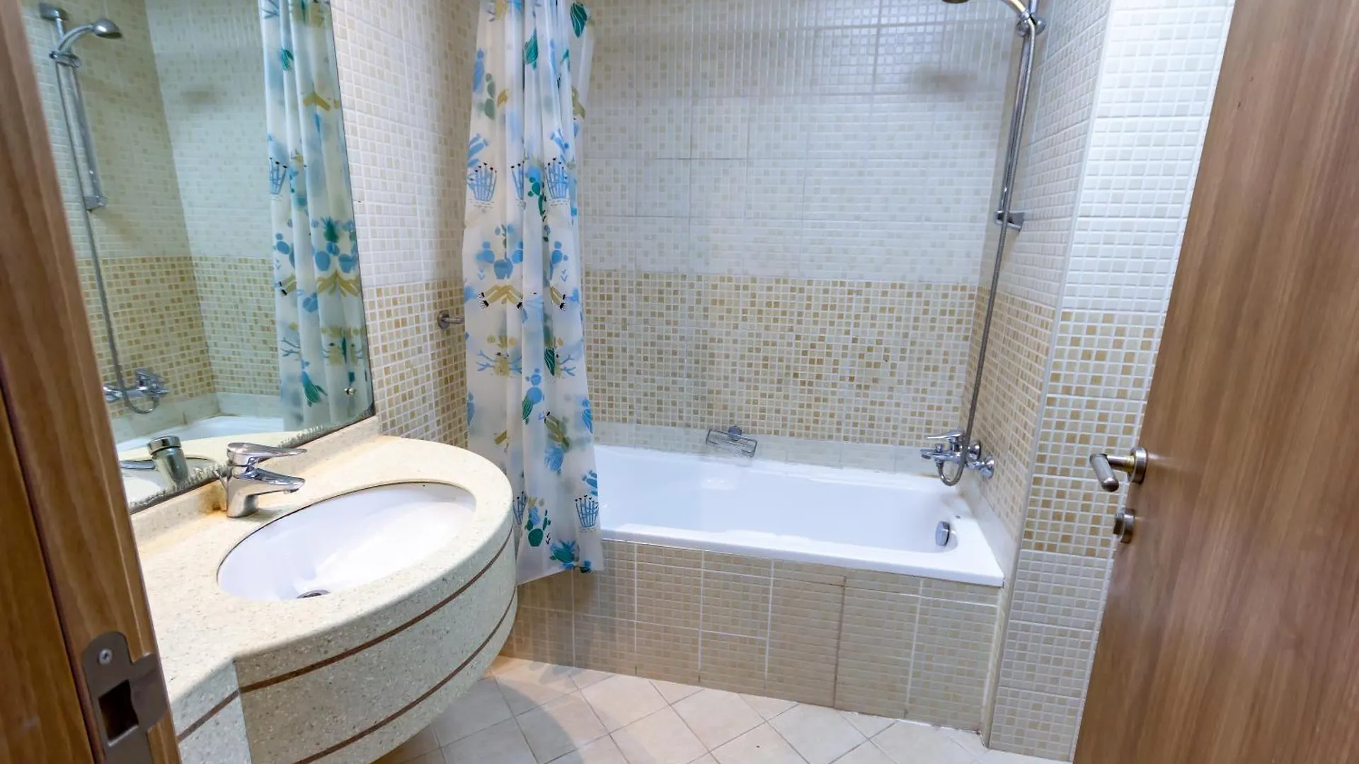 דובאי Best Offer For A Master Room Couples Friendly